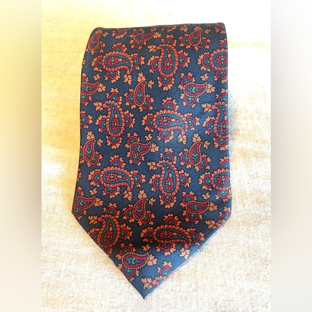 Elegant Paisley Tie in Navy and Rust‎ 100% Silk